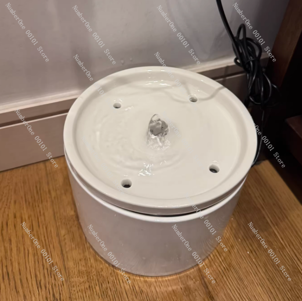 Pet Feeders - موزع مياه أوتوماتيكي للحيوانات الأليفة من
