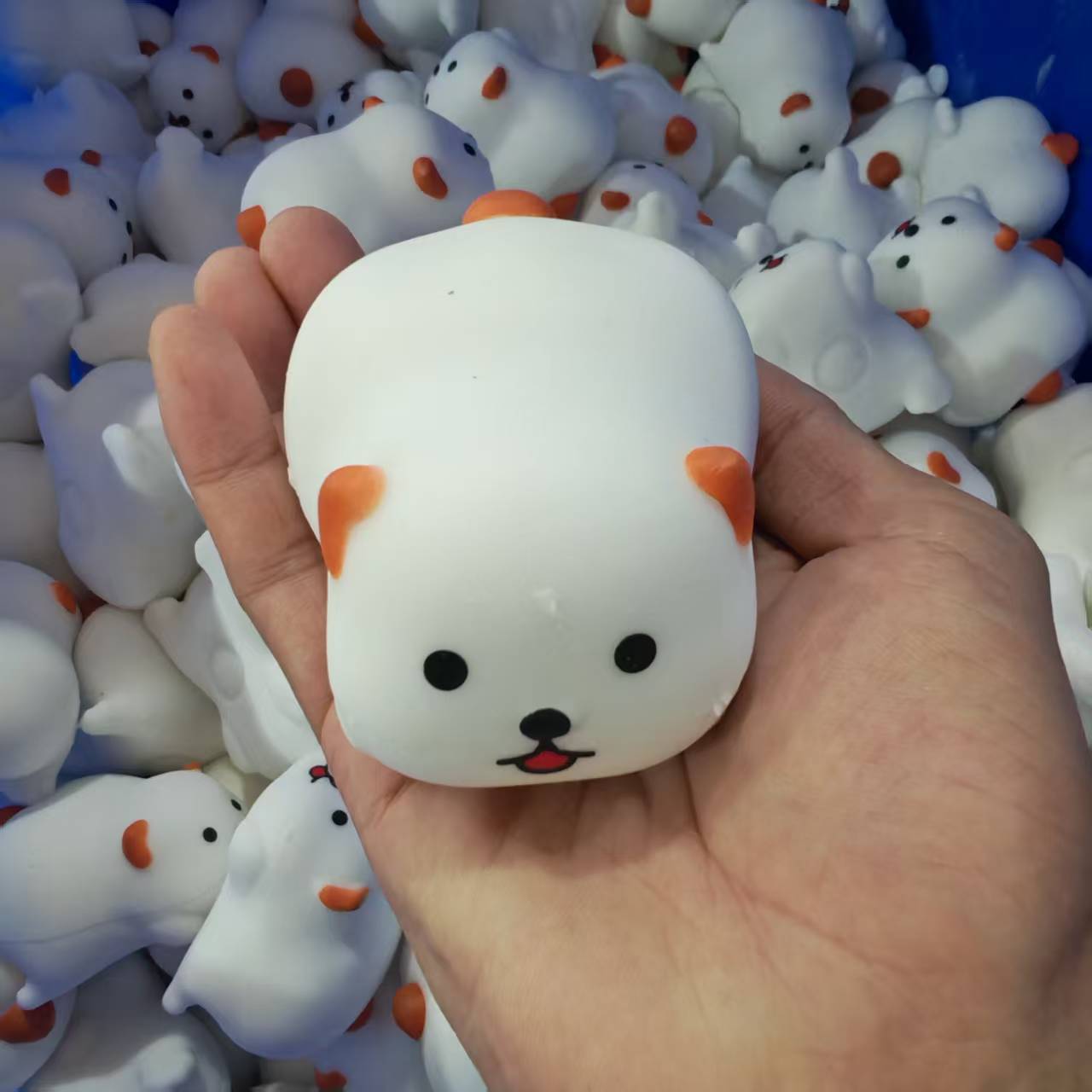 لعبة ضغط لتخفيف التوتر على شكل - مراجعة Interactive Squeaky Plush Dog Toy وسعره